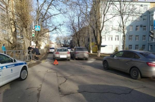 В Ставрополе при повороте налево водитель иномарки сбил женщину